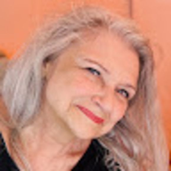 Meet your Posher, Christina - Picture 1 of 1